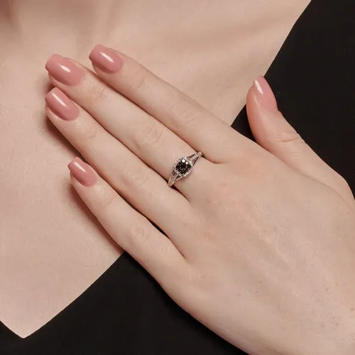 Inel din aur alb cu Diamant, Diamant negru