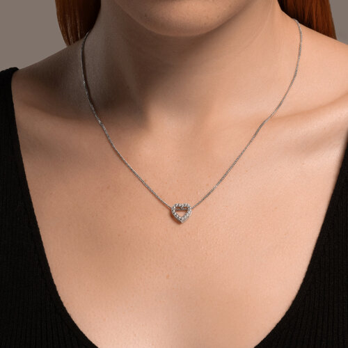 Колье из серебра с камнями Фианит