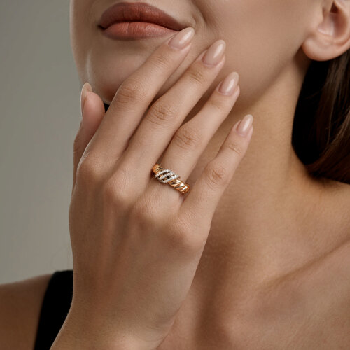 Кольцо из красного золота с камнями Бриллиант