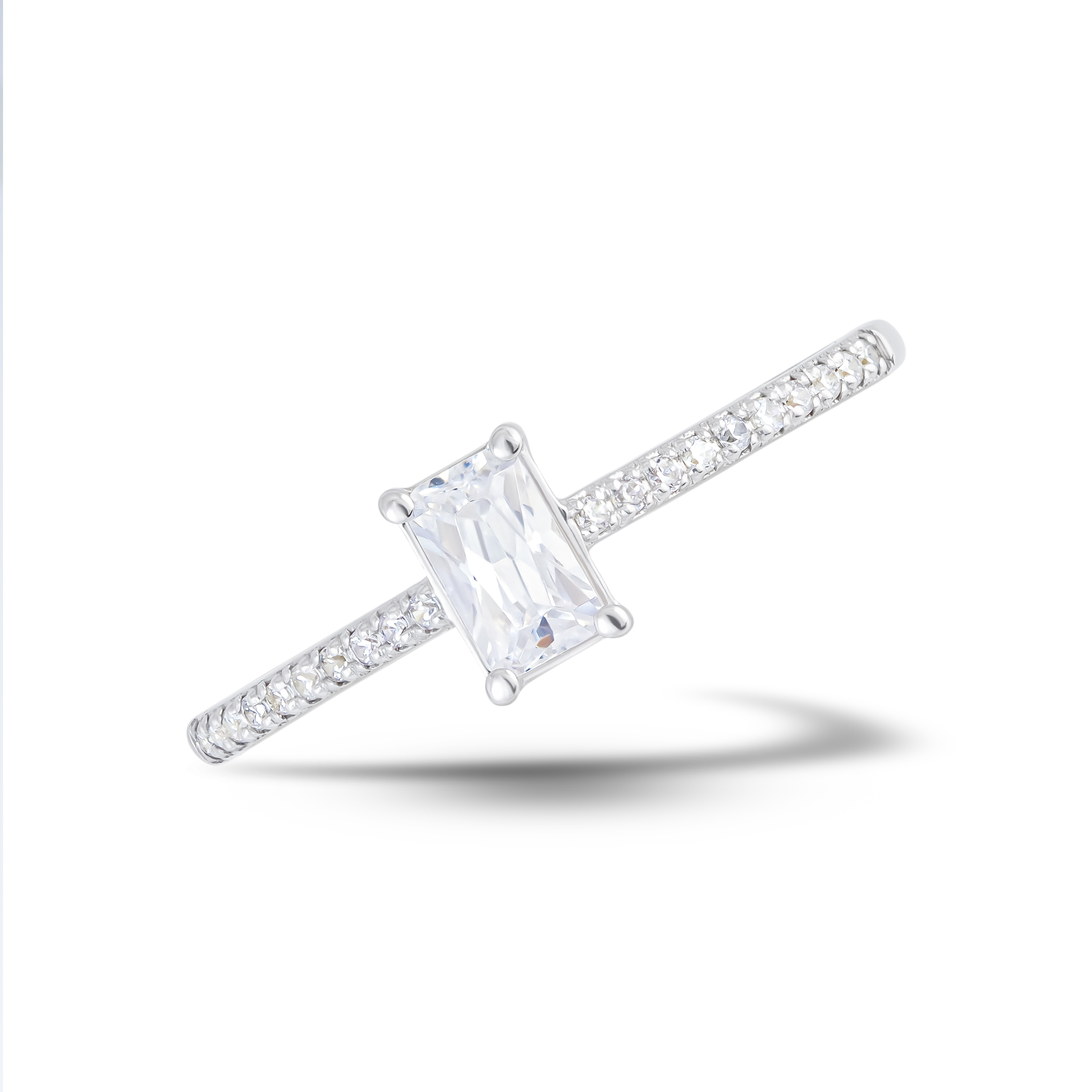 Кольцо из белого золота с камнями Бриллиант