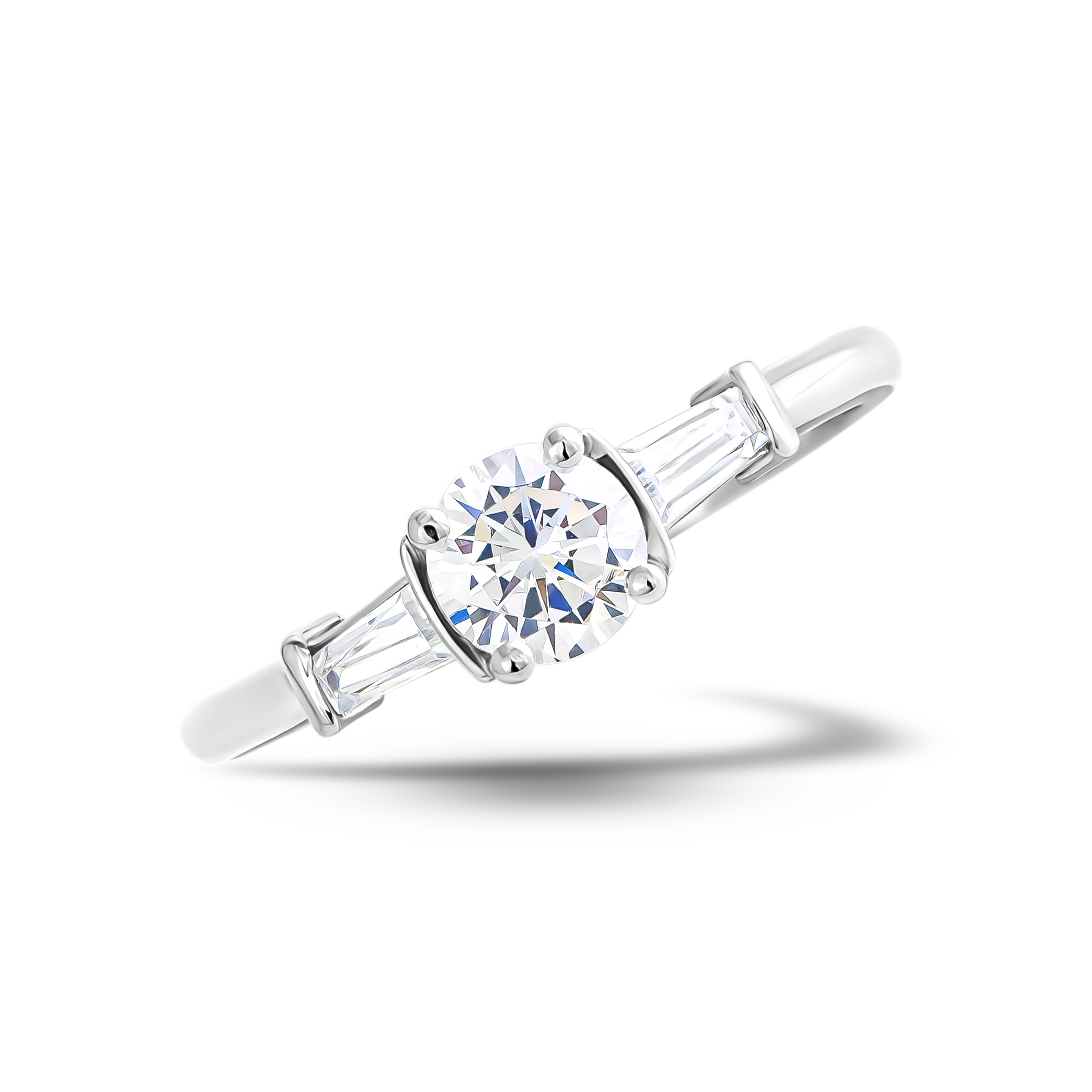 Кольцо из белого золота с камнями Бриллиант