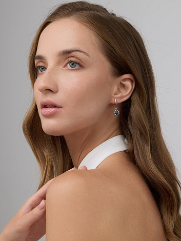 Серьги Длинные из белого золота с камнями Сапфир