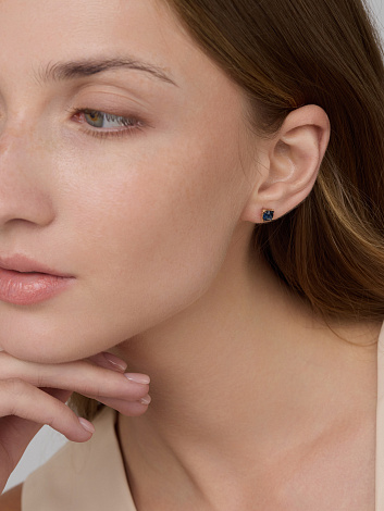 Серьги Пусеты из красного золота с камнями Сапфир