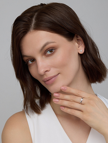 Серьги Пусеты из белого золота с камнями Бриллиант