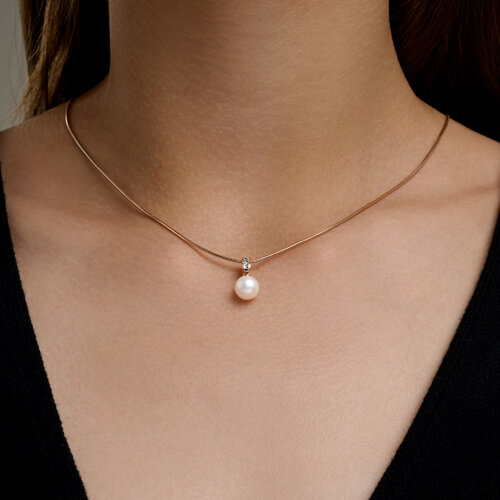 Подвеска из красного золота с камнями Жемчуг белый