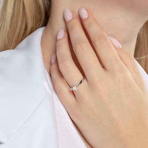 Кольцо из белого золота с камнями Бриллиант