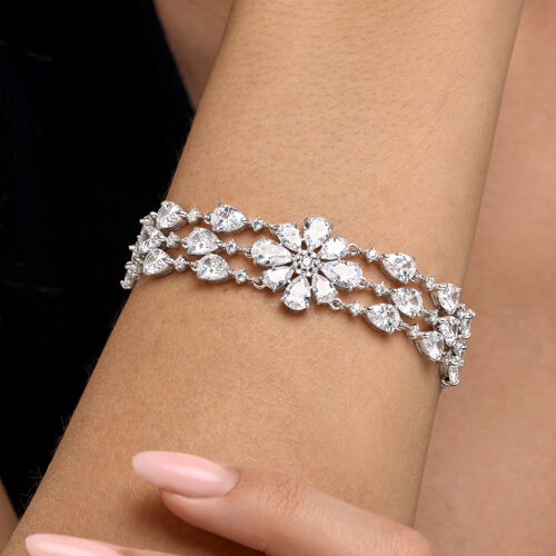 Браслет из серебра с камнями Фианит