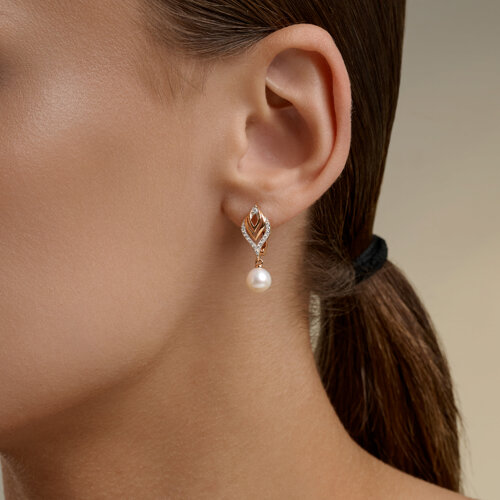 Cercei Suspendați din aur roșu cu pietre Cubic Zirconia Incolor, Perla Albă