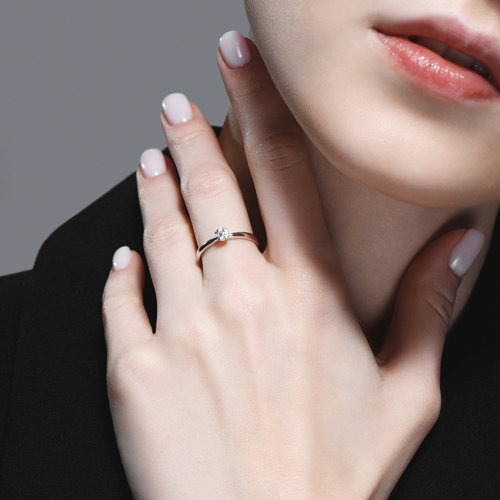 Inel din aur alb cu pietre Diamant