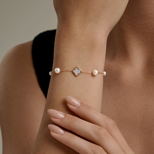 Браслет из красного золота с камнями Жемчуг белый , Перламутр белый