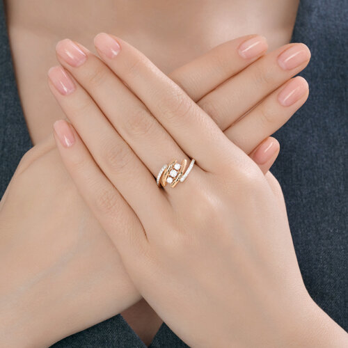 Кольцо из красного золота с камнями Фианит