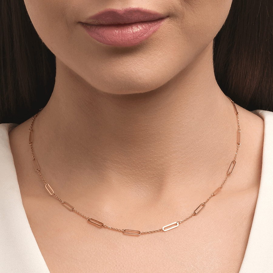 Колье из красного золота без камней