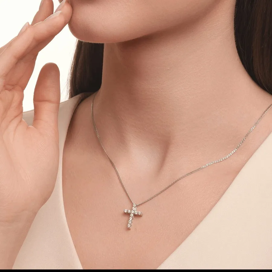 Cruce din aur alb cu Diamant