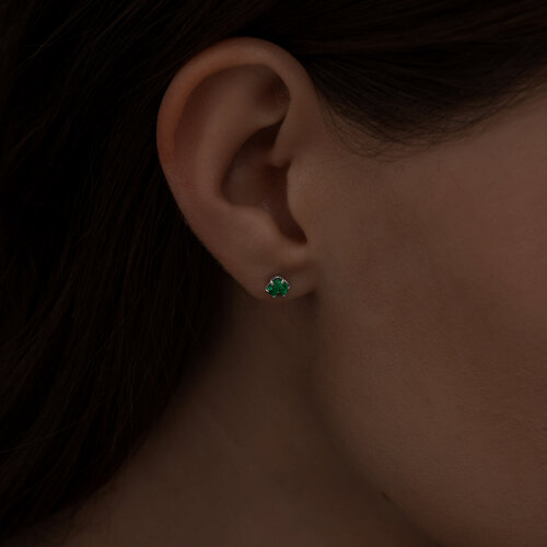 Серьги Пусеты из серебра с камнями Фианит Зелёный