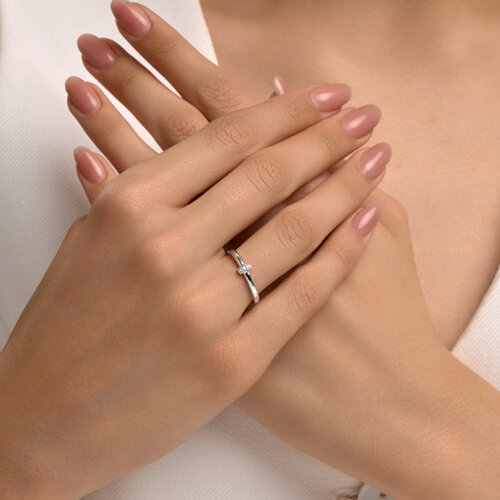 Кольцо из серебра с камнями Бриллиант