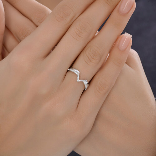 Кольцо из красного золота с камнями Бриллиант