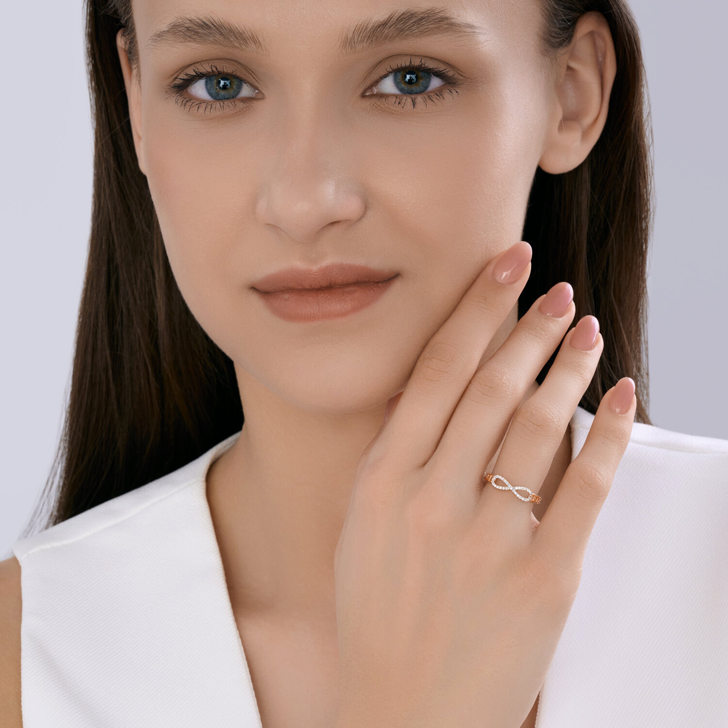 Кольцо из красного золота с камнями Бриллиант