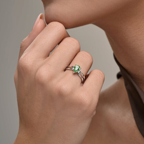 Inel din argint  cu pietre Cristal verde