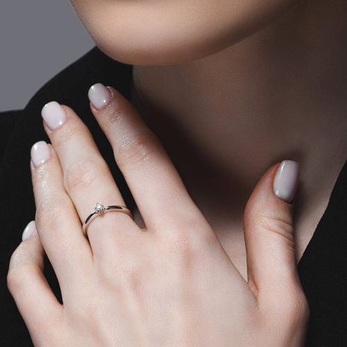 Кольцо из белого золота с камнями Бриллиант