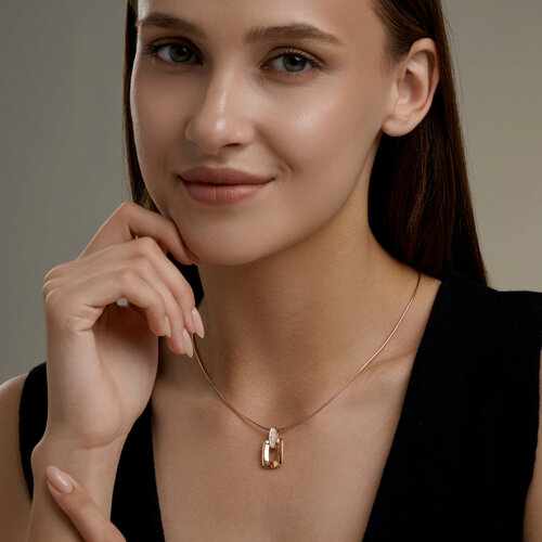 Подвеска из красного золота с камнями Фианит