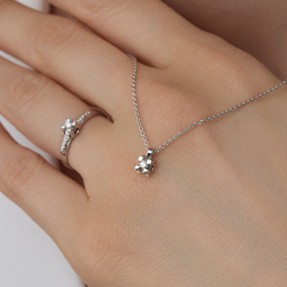 Colier din aur alb cu pietre Diamant