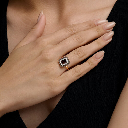 Inel din aur roșu cu Cubic Zirconia Incolor, Cubic Zirconia Maro și Granat