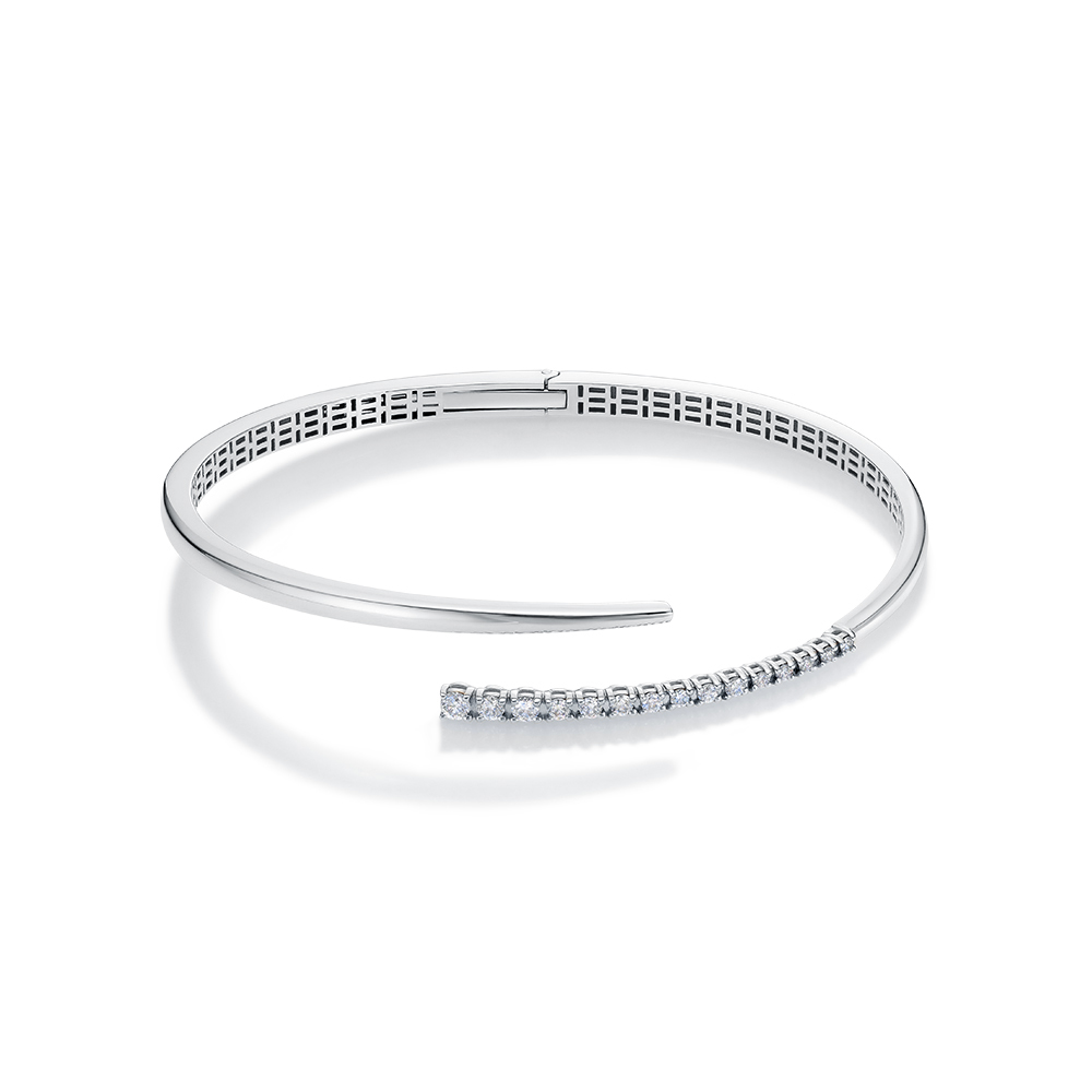 Браслет из белого золота с камнями Бриллиант