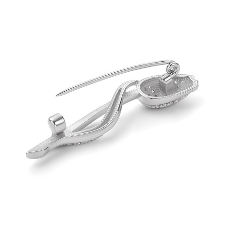 Брошь из серебра с камнями Фианит