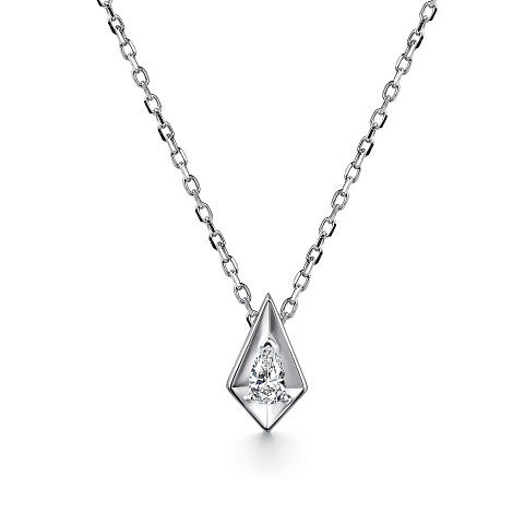 Колье из серебра с камнями Фианит