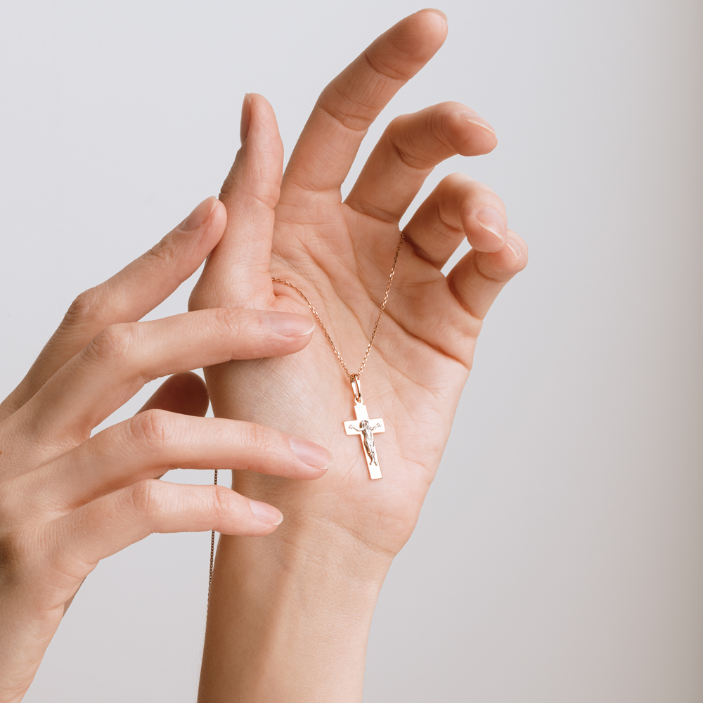 Cruce din aur roșu fără pietre