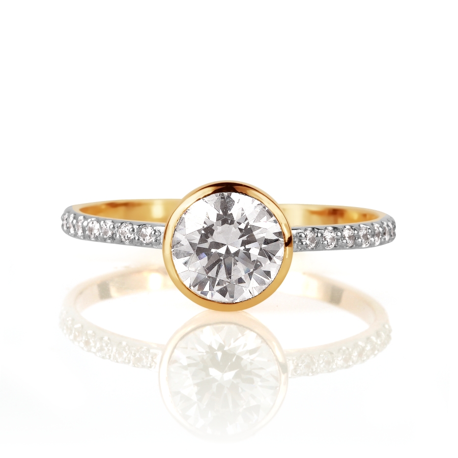 Кольцо из красного золота с камнями Фианит