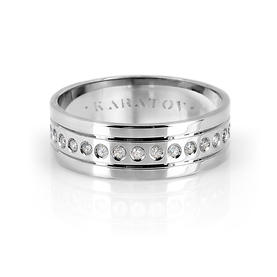 Обручальное кольцо из белого золота с камнями Фианит