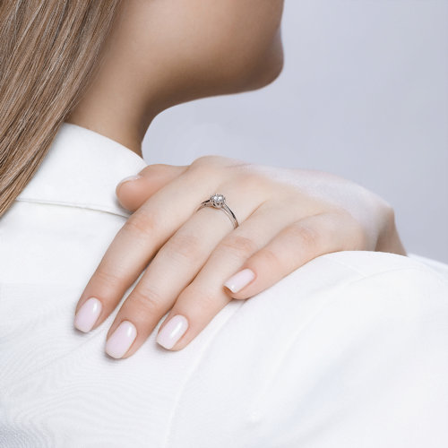 Кольцо из белого золота с камнями Бриллиант