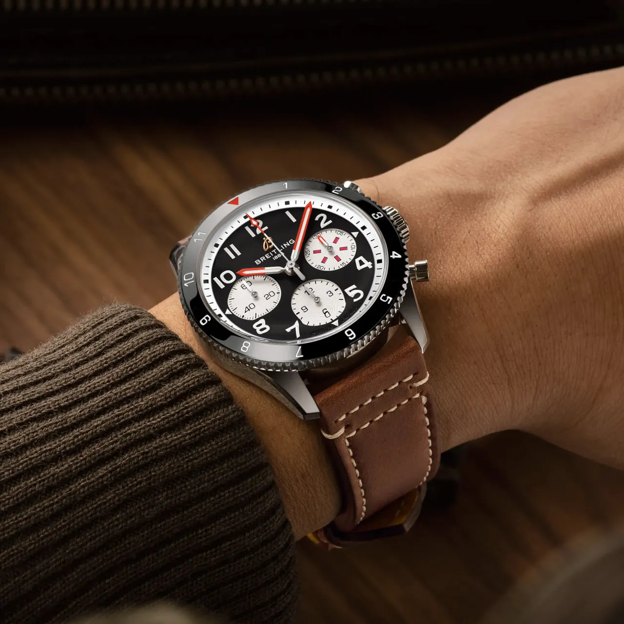 Часы BREITLING Classic AVI Chronograph 42 Mosquito