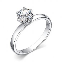 Кольцо из серебра с камнями Swarovski