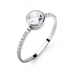 Кольцо из белого золота с камнями Swarovski