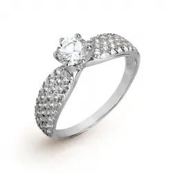 Кольцо из белого золота с камнями Swarovski